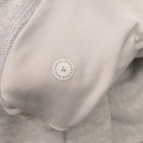 Lululemon Scuba High Rise Relaxed Joggers Heathered Light Gray Size 4 - Picture 8 of 9